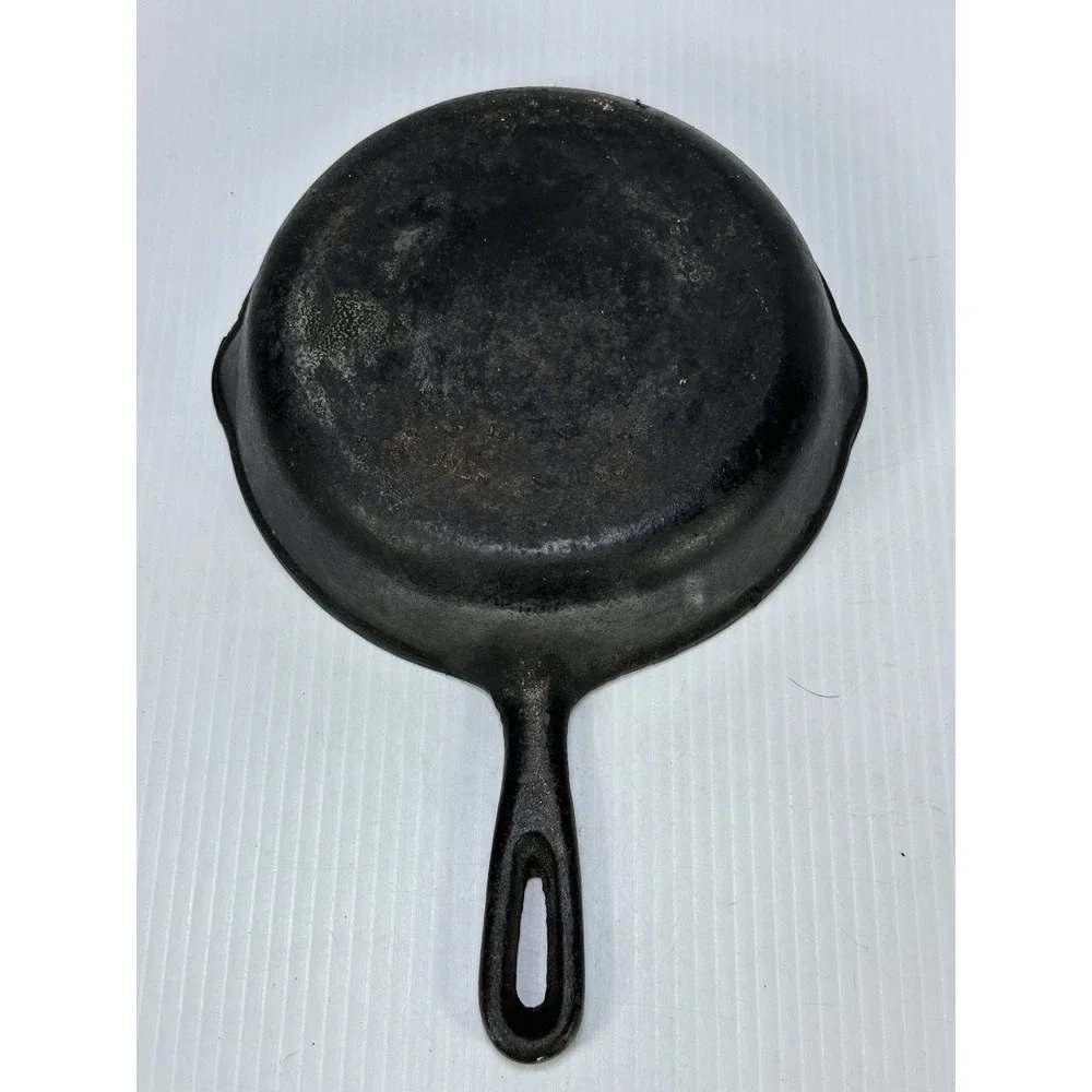 Vintage Unmarked Taiwan Double Spout Cast Iron Skillet Frying Pan‎ 8